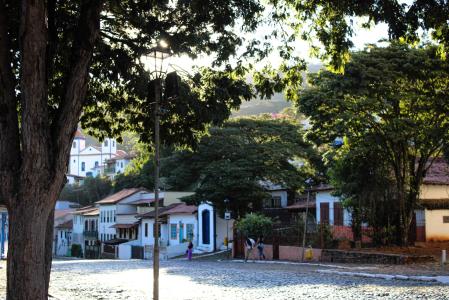 Sabará é a cidade histórica mais próxima da capital Belo Horizonte.