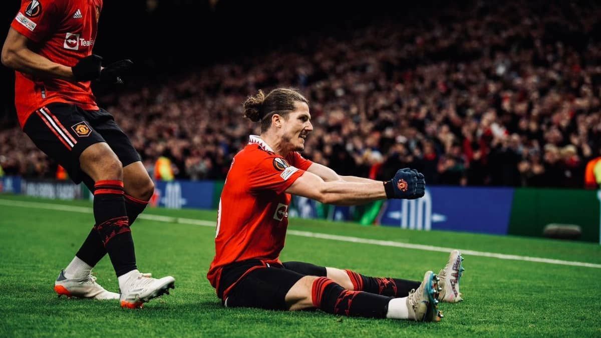 Sabitzer faz dois, mas United cede empate ao Sevilla na Europa League
