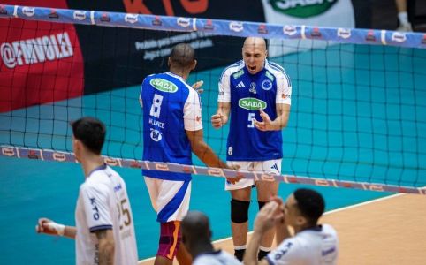 Matheus Brasília vibra em Sada Cruzeiro 3 x 2 Itambé Minas, pelo Mineiro Masculino de Vôlei 2025