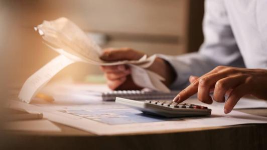 Saiba como agira caso não receba o 13º salário até o dia 30 de novembro