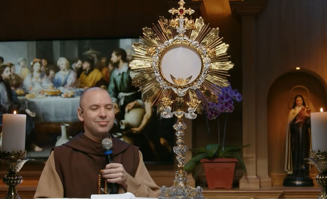 Saiba quem é Frei Gilson, religioso alvo de polêmica após live com milhões de madrugada