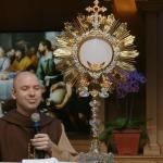 Saiba quem é Frei Gilson, religioso alvo de polêmica após live com milhões de madrugada