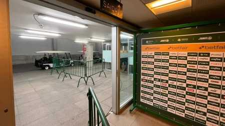 Saída da zona mista do Allianz Parque, estádio do Palmeiras