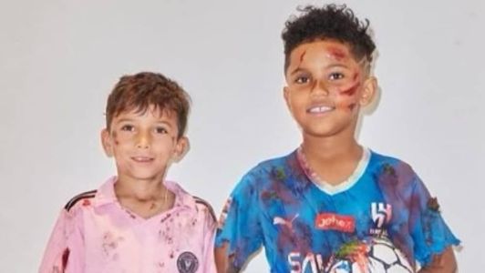Saint e um amigo se fantasiaram de Neymar e Messi