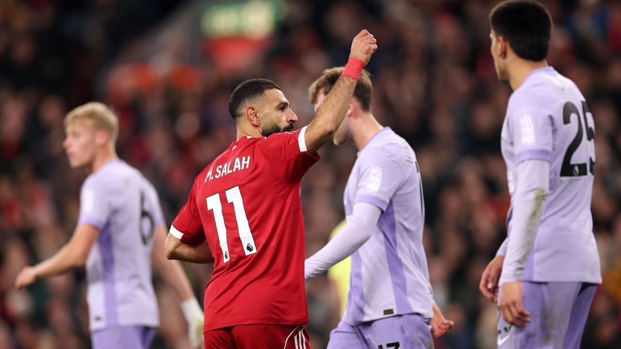 Em meio à polêmica, Salah alcança recorde histórico pelo Liverpool na Premier League