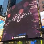 Não é só Anitta e Bruna Marquezine: salão de Nova Lima aparece em telão da Times Square, em Nova Iorque