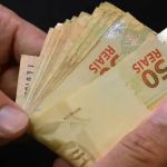 Alta do salário mínimo deve elevar despesa em R$ 4,5 bilhões, diz secretário 