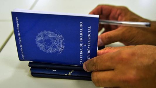 Salário mínimo custa, a partir de hoje, R$ 1.320