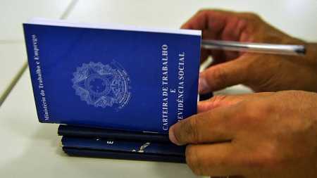 Salário mínimo custa, a partir de hoje, R$ 1.320