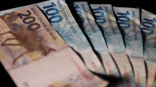 Governo também apresentou previsões de R$ 1.435 para o salário mínimo em 2025 e de R$ 1.481 para 2026