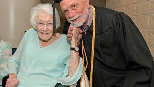 Sam Kaplan e a mãe, Virginia Kaplan
