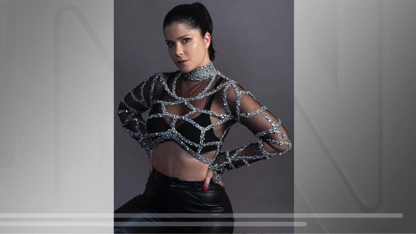 Samara Felippo rebate críticas após publicar foto sensual nas redes