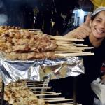 Churrasquinho a R$ 2 com pinga de brinde tem o mesmo preço desde 2019: ‘Sambiquira ajuda’