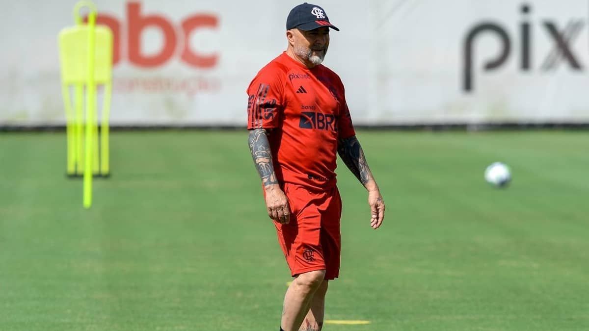 Sampaoli cobra de jogadores do Flamengo que valorizem a bola