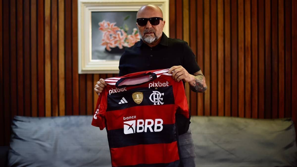 Jorge Sampaoli desembarca no Rio para se apresentar ao Flamengo