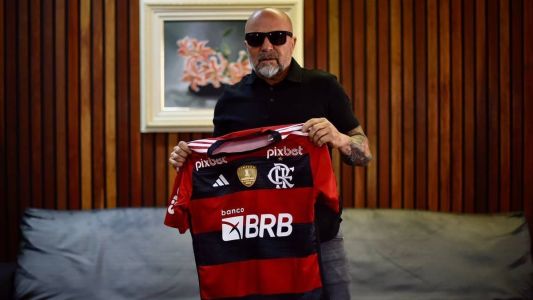 Sampaoli chegou ao Rio neste domingo (16) para se apresentar ao Flamengo