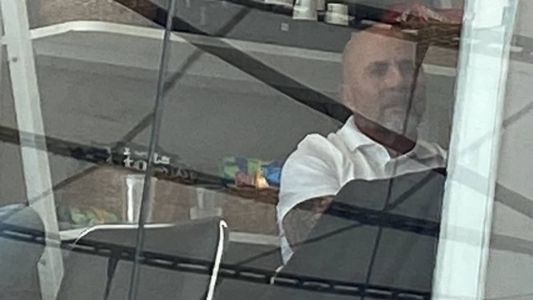 Sampaoli em camarote no Maracanã