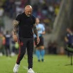 Sampaoli escala time com três atacantes e vê Flamengo sucumbir para o São Paulo