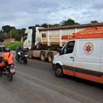 Duas pessoas ficam feridas após moto parar debaixo de carreta em acidente no Anel Rodoviário, em BH