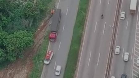 Samu e Corpo de Bombeiros foram chamados para o local do acidente
