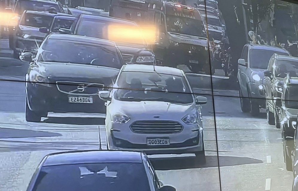 Batida na avenida do Contorno fere duas pessoas na região Centro-Sul de BH