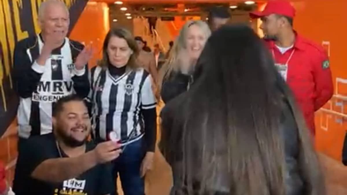 Time da virada e do amor: torcedor do Atlético faz pedido inusitado no Mineirão