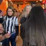 Time da virada e do amor: torcedor do Atlético faz pedido inusitado no Mineirão