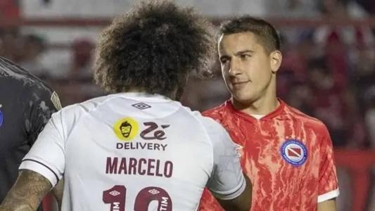 Sanchez sofreu grave lesão em lance com Marcelo durante partida da Libertadores