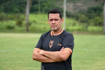 Sandro Queiroz é gerente de futebol do Coimbra desde 2024