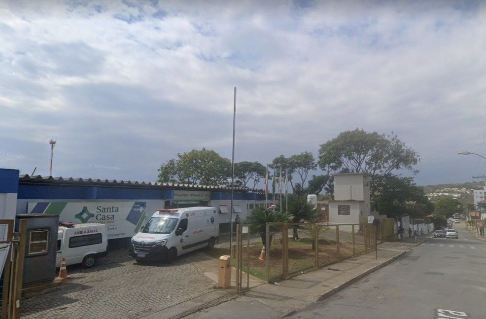Criança cai de quinto andar de prédio, e padrasto é preso suspeito de maus tratos na Grande BH
