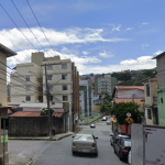 Homem é morto a tiros ao ser abordado por moto no Bairro Santa Efigênia, em BH
