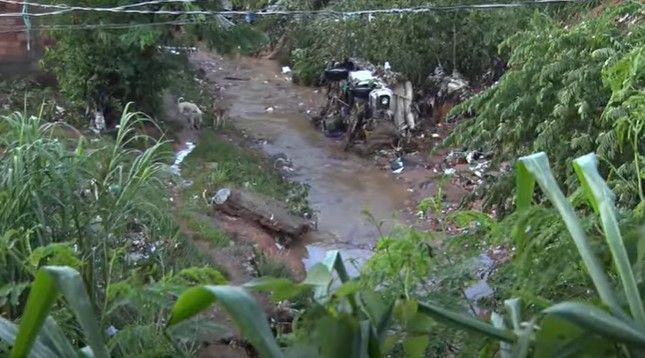 Chuva causa destruição em Santa Luzia (MG), e moradores contabilizam estragos nesta quinta-feira (30)