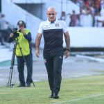Em dia de reencontro, Santa Cruz recebe o Retrô de olho na liderança do Pernambucano