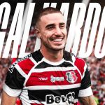 Santa Cruz anuncia contratação de Thiago Galhardo, que é recebido com festa no Recife