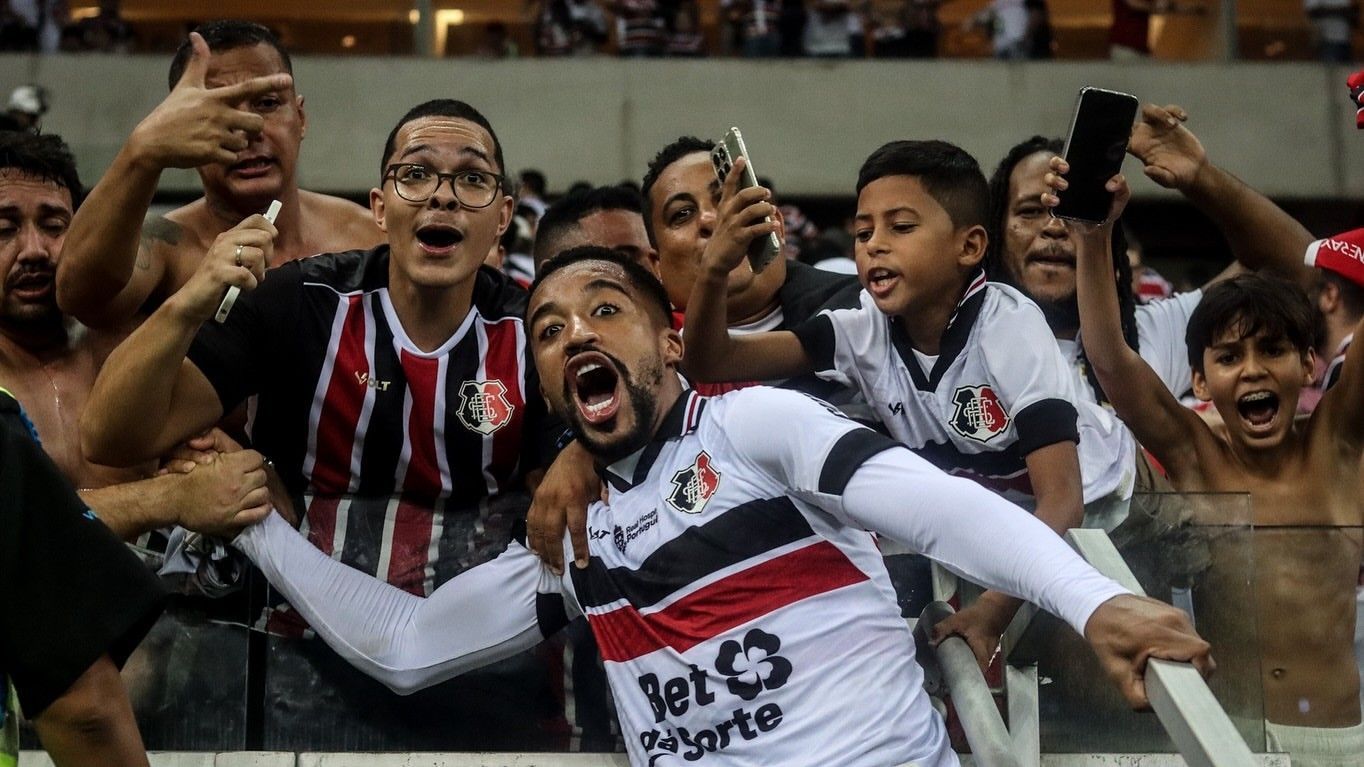 Na Arena de Pernambuco, Santa Cruz bate recorde de público que durava 11 anos