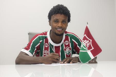 Santi Moreno será o camisa 30 no Fluminense e assinou até o fim de 2029