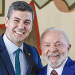 Lula discute novo acordo de Itaipú com presidente eleito do Paraguai