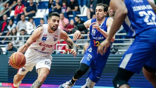 Santiago Scala e Felipe Vezaro, alas de Franca e Minas