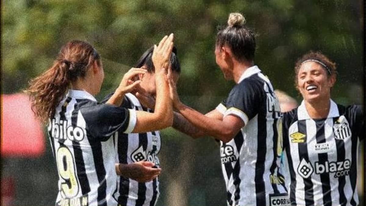 Santos vence São Paulo com gol no fim e rouba posição no Brasileirão feminino