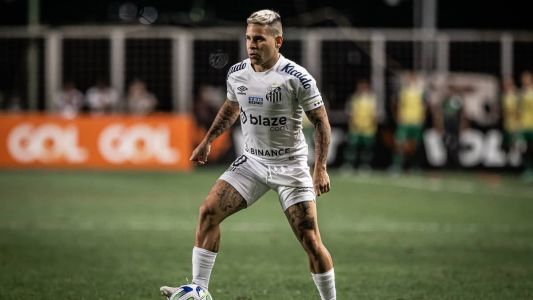 Santos: Aguirre e João Paulo criticam Soteldo em expulsão