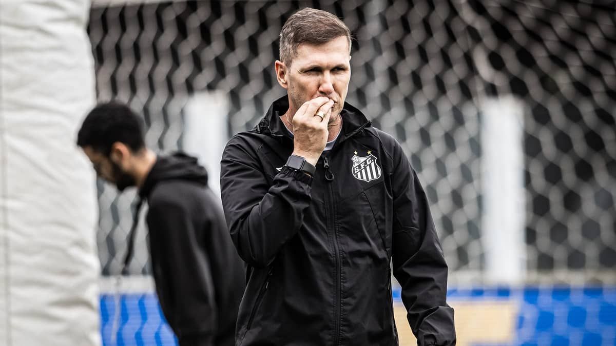 Santos: Paulo Turra comemora vitória sobre o Goiás e exalta jogadores