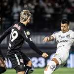Em alta, Santos e Bragantino medem forças pelo Brasileirão