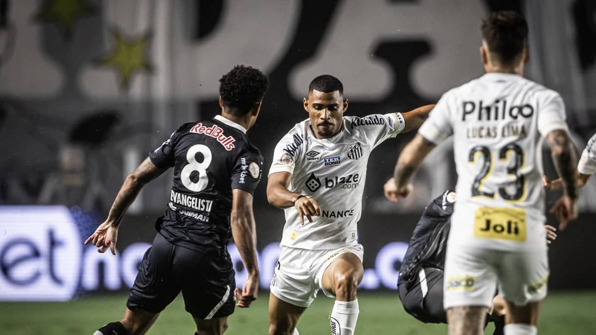 Bragantino vence o Santos e deixa o rival no Z4 do Brasileirão
