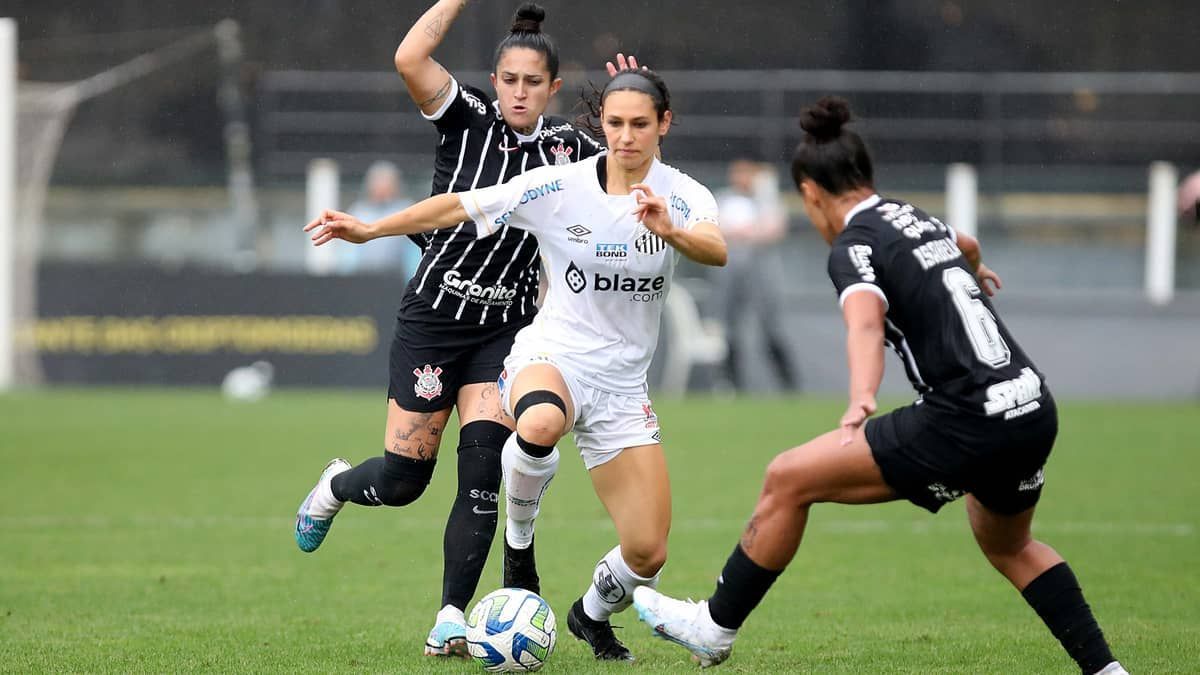 Com vantagem no placar, Corinthians recebe Santos pela semifinal do Brasileirão Feminino 