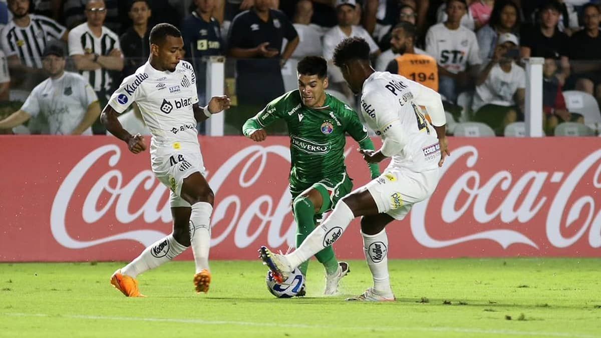 Santos empata com Audax Italiano pela Sul-Americana e ouve vaias da torcida