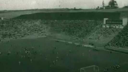 Santos participou da inauguração do Barradão, estádio do Vitória, em Salvador, na Bahia, em novembro de 1986