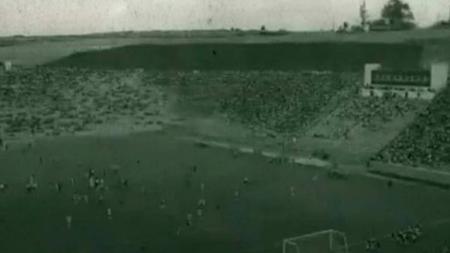 Santos participou da inauguração do Barradão, estádio do Vitória, em Salvador, na Bahia, em novembro de 1986