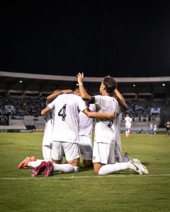 O placar foi a maior goleada da história do clássico alvinegro, igualando-se a outra vitória de 5 a 0 do Santos sobre o Botafogo ocorrida em 1963.