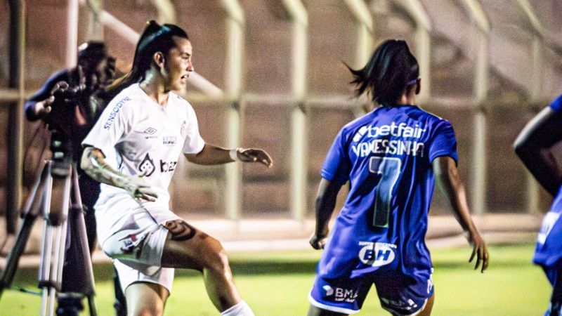 Cruzeiro bate Santos e emenda segunda vitória no Brasileirão Feminino