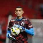 Flamengo vende Santos ao Fortaleza, mas segura goleiro até o fim de janeiro